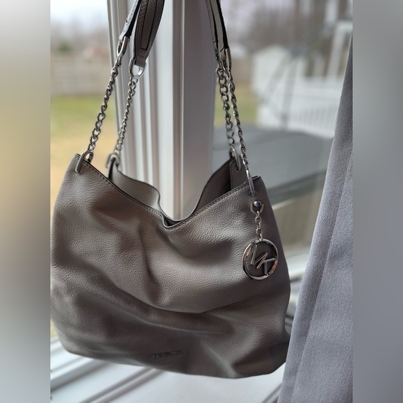 EUC large Michael kors shoulder bag. Matching wallet/ wristlet also listed - Picture 3 of 6